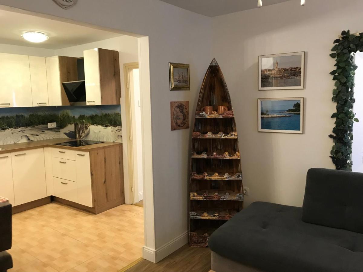 Holiday Place Veli Dvor - Vacation House With Private Garden In Old Town Punat Esterno foto