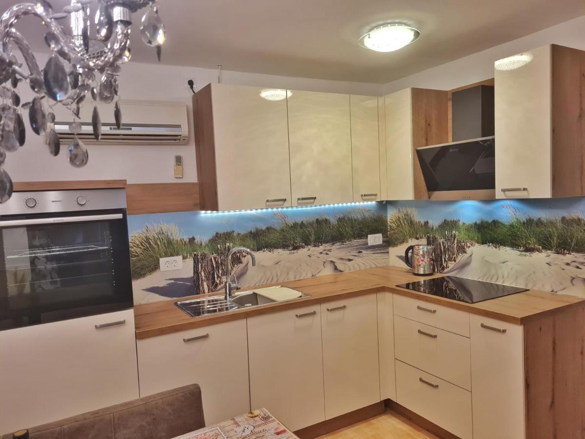 Holiday Place Veli Dvor - Vacation House With Private Garden In Old Town Punat Esterno foto