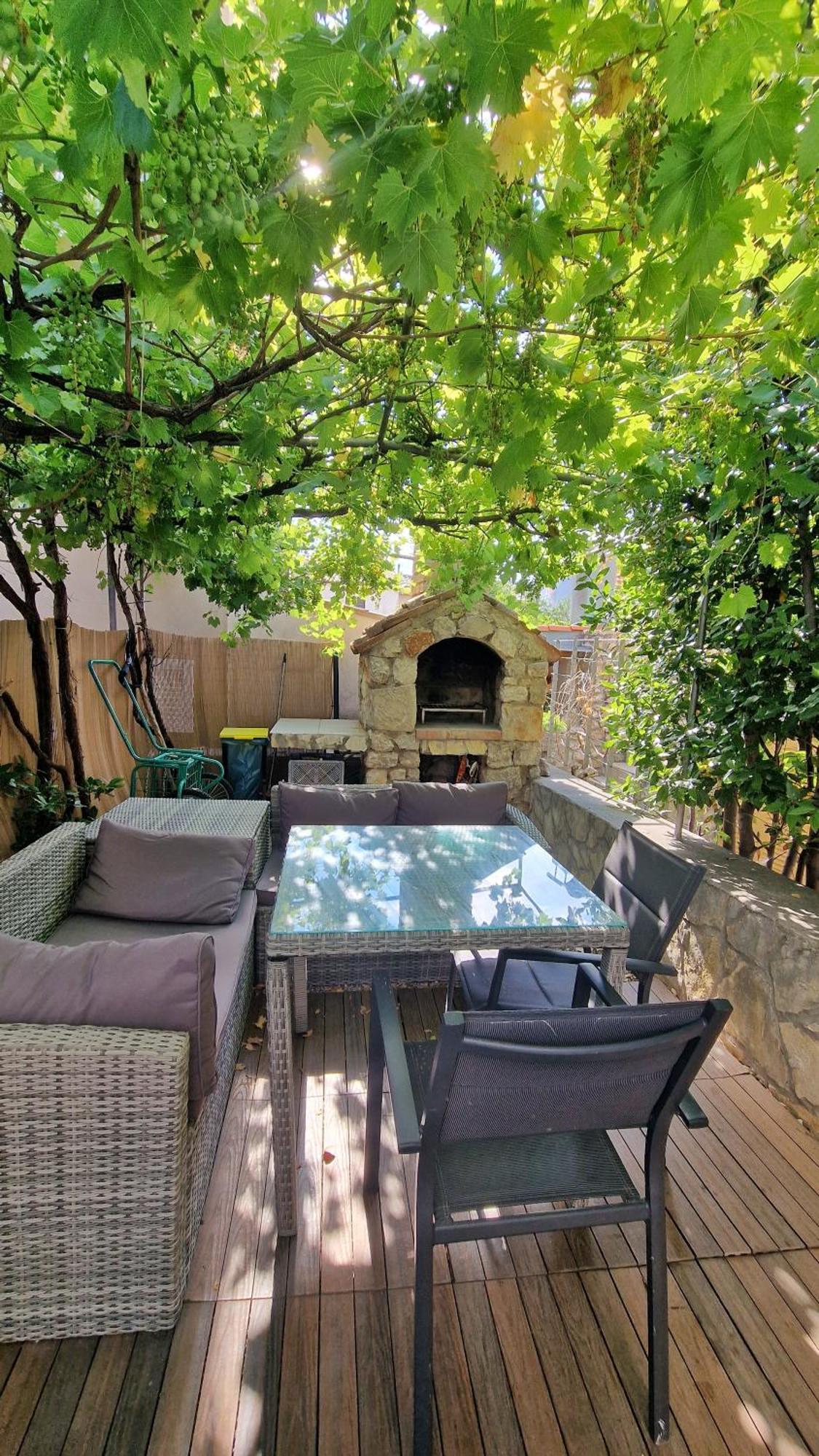 Holiday Place Veli Dvor - Vacation House With Private Garden In Old Town Punat Esterno foto
